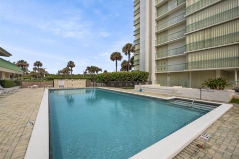 Condominio en venta en Jensen Beach, Florida, 2 dormitorios, 95.04 m2 № 1729933 - foto 17