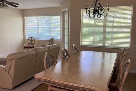 Townhouse in Temple Terrace, Florida 3 bedrooms, 176.24 sq.m. № 2323223 - photo 6