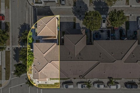 Villa ou maison à louer à Miami, Floride: 4 chambres, 214.79 m2 № 1977370 - photo 4