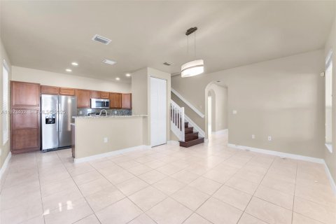 Villa ou maison à louer à Miami, Floride: 4 chambres, 214.79 m2 № 1977370 - photo 11