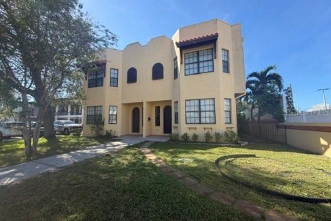 Touwnhouse à Saint Petersburg, Floride 3 chambres, 204.38 m2 № 2316440