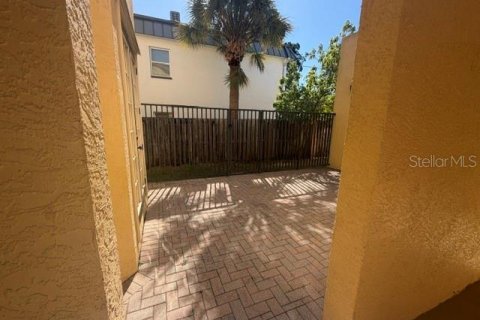Touwnhouse à louer à Saint Petersburg, Floride: 3 chambres, 204.38 m2 № 2316440 - photo 2
