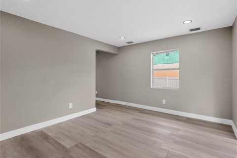Casa en venta en Saint Petersburg, Florida, 3 dormitorios, 110.55 m2 № 2129564 - foto 5