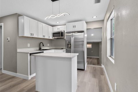 Casa en venta en Saint Petersburg, Florida, 3 dormitorios, 110.55 m2 № 2129564 - foto 11