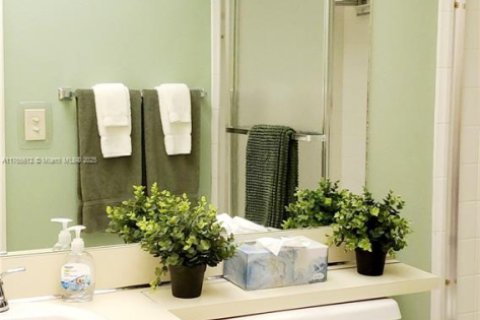 Condo in Sunrise, Florida, 2 bedrooms  № 1867282 - photo 12