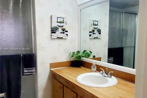Condo in Sunrise, Florida, 2 bedrooms  № 1867282 - photo 26