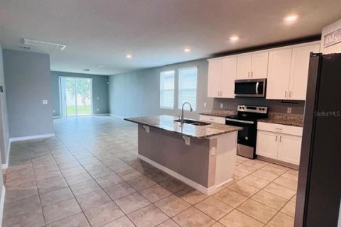 Casa en venta en Haines City, Florida, 3 dormitorios, 161.09 m2 № 2211648 - foto 2