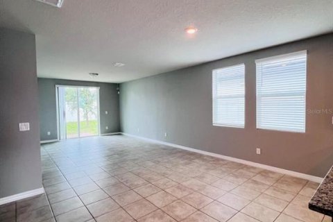 Casa en venta en Haines City, Florida, 3 dormitorios, 161.09 m2 № 2211648 - foto 5