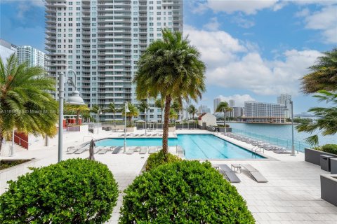 Condo in Miami, Florida, 2 bedrooms  № 1888852 - photo 19