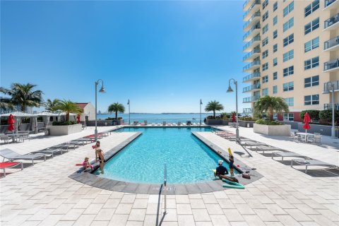 Condo in Miami, Florida, 2 bedrooms  № 1888852 - photo 21