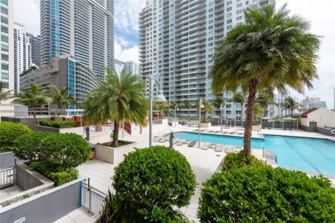Condo in Miami, Florida, 2 bedrooms  № 1888852 - photo 5