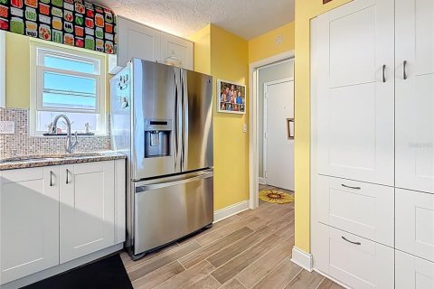 Condo in South Pasadena, Florida, 2 bedrooms  № 1576354 - photo 19