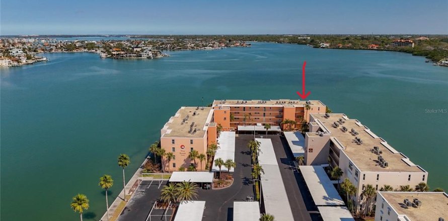Condo in South Pasadena, Florida, 2 bedrooms № 1576354
