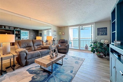 Condo in South Pasadena, Florida, 2 bedrooms  № 1576354 - photo 10