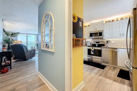 Condo in South Pasadena, Florida, 2 bedrooms  № 1576354 - photo 9
