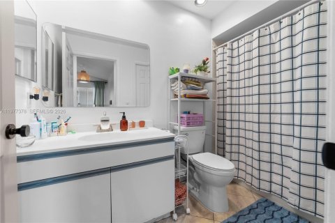Casa en venta en Miami, Florida, 2 dormitorios, 90.95 m2 № 2049910 - foto 22