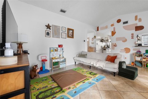 Casa en venta en Miami, Florida, 2 dormitorios, 90.95 m2 № 2049910 - foto 13