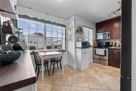 Casa en venta en Miami, Florida, 2 dormitorios, 90.95 m2 № 2049910 - foto 5