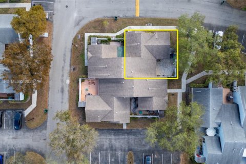 Casa en venta en Miami, Florida, 2 dormitorios, 90.95 m2 № 2049910 - foto 30