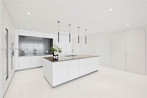 Condominio en venta en Miami, Florida, 4 dormitorios, 298.59 m2 № 2021148 - foto 6