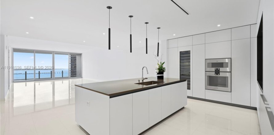 Condominio en Miami, Florida, 4 dormitorios  № 2021148