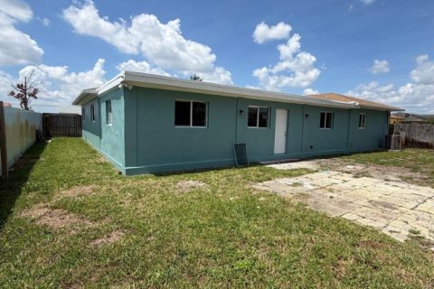House in West Palm Beach, Florida 3 bedrooms, 158.49 sq.m. № 2088104 - photo 3