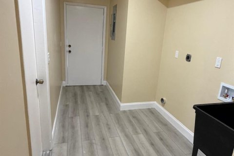 House in West Palm Beach, Florida 3 bedrooms, 158.49 sq.m. № 2088104 - photo 20