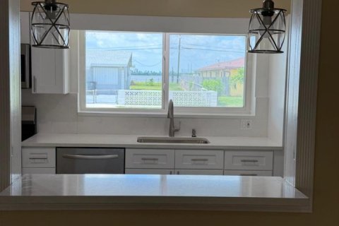 House in West Palm Beach, Florida 3 bedrooms, 158.49 sq.m. № 2088104 - photo 14
