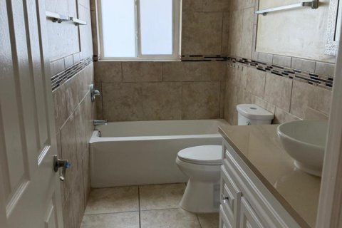 House in West Palm Beach, Florida 3 bedrooms, 158.49 sq.m. № 2088104 - photo 19