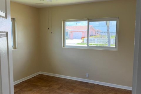 House in West Palm Beach, Florida 3 bedrooms, 158.49 sq.m. № 2088104 - photo 12