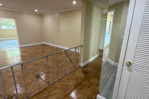 House in West Palm Beach, Florida 3 bedrooms, 158.49 sq.m. № 2088104 - photo 6