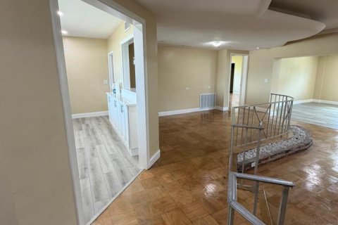 House in West Palm Beach, Florida 3 bedrooms, 158.49 sq.m. № 2088104 - photo 7