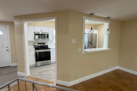 House in West Palm Beach, Florida 3 bedrooms, 158.49 sq.m. № 2088104 - photo 8