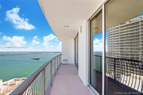 Condo in Miami, Florida, 1 bedroom  № 1959687 - photo 14