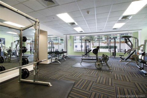 Condo in Miami, Florida, 1 bedroom  № 1959687 - photo 2