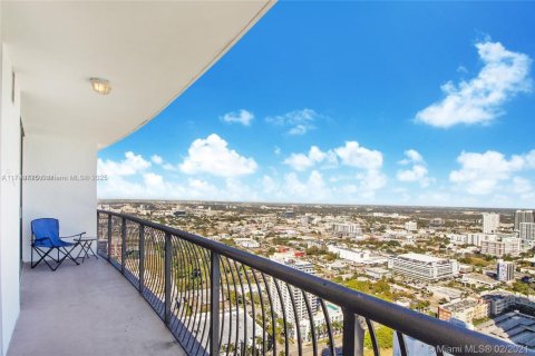 Condo in Miami, Florida, 1 bedroom  № 1959687 - photo 4