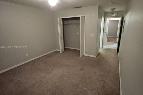 Immobilier commercial à vendre à Lehigh Acres, Floride: 179.12 m2 № 2005706 - photo 23