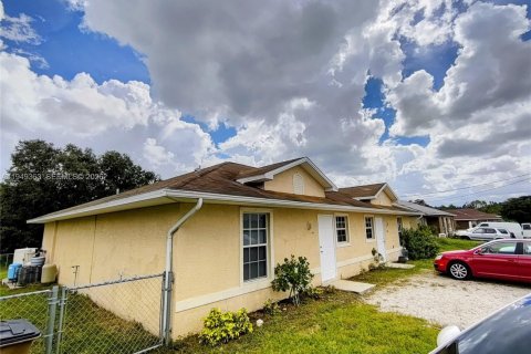 Immobilier commercial à vendre à Lehigh Acres, Floride: 179.12 m2 № 2005706 - photo 2