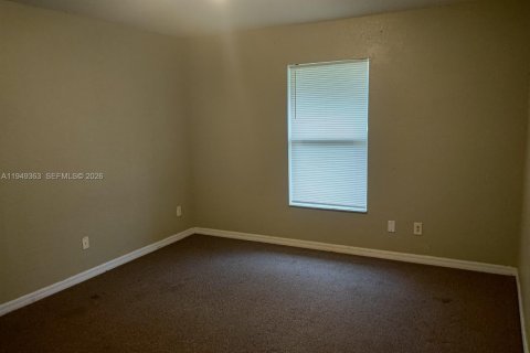 Immobilier commercial à vendre à Lehigh Acres, Floride: 179.12 m2 № 2005706 - photo 22