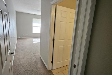 Immobilier commercial à vendre à Lehigh Acres, Floride: 179.12 m2 № 2005706 - photo 30