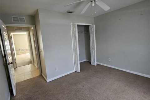 Immobilier commercial à vendre à Lehigh Acres, Floride: 179.12 m2 № 2005706 - photo 27