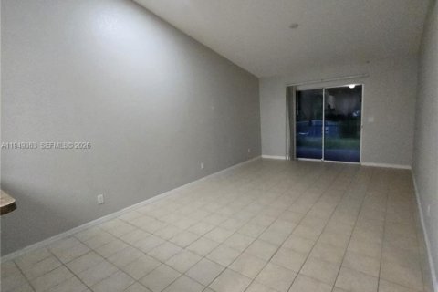 Immobilier commercial à vendre à Lehigh Acres, Floride: 179.12 m2 № 2005706 - photo 14