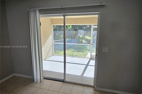 Immobilier commercial à vendre à Lehigh Acres, Floride: 179.12 m2 № 2005706 - photo 28