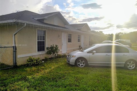 Immobilier commercial à vendre à Lehigh Acres, Floride: 179.12 m2 № 2005706 - photo 3