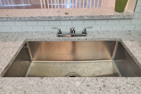 Adosado en venta en Davie, Florida, 2 dormitorios, 123.19 m2 № 2035542 - foto 2