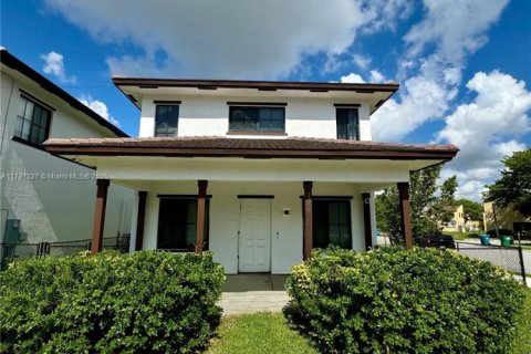 House in Miami, Florida 4 bedrooms, 164.99 sq.m. № 1874514 - photo 3