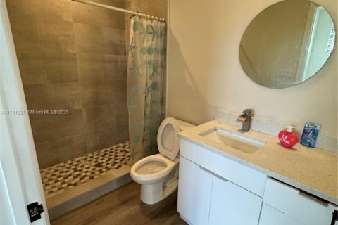 House in Miami, Florida 4 bedrooms, 164.99 sq.m. № 1874514 - photo 17
