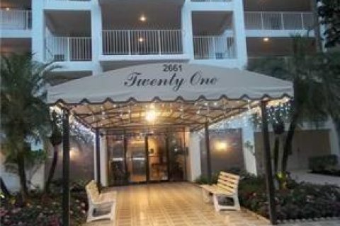 Condo à Pompano Beach, Floride, 2 chambres  № 2176573