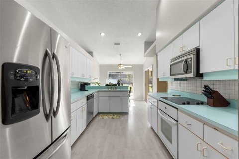 House in Lutz, Florida 3 bedrooms, 166.67 sq.m. № 2299610 - photo 21
