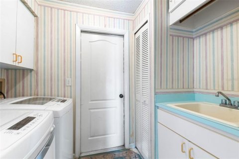 House in Lutz, Florida 3 bedrooms, 166.67 sq.m. № 2299610 - photo 27
